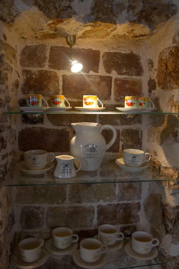 Christina'S Stone Cottage 카시오피 외부 사진